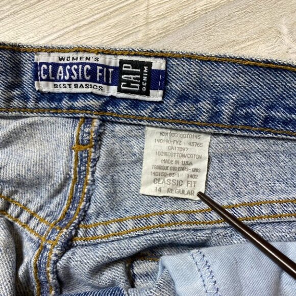 Vintage GAP High Rise Tapered Mom Jeans - Picture 7 of 10